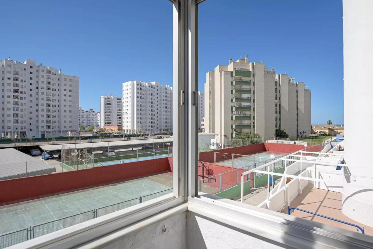 Valdelagrana: Primera Linea De Playa. El Puerto de Santa María Exterior foto